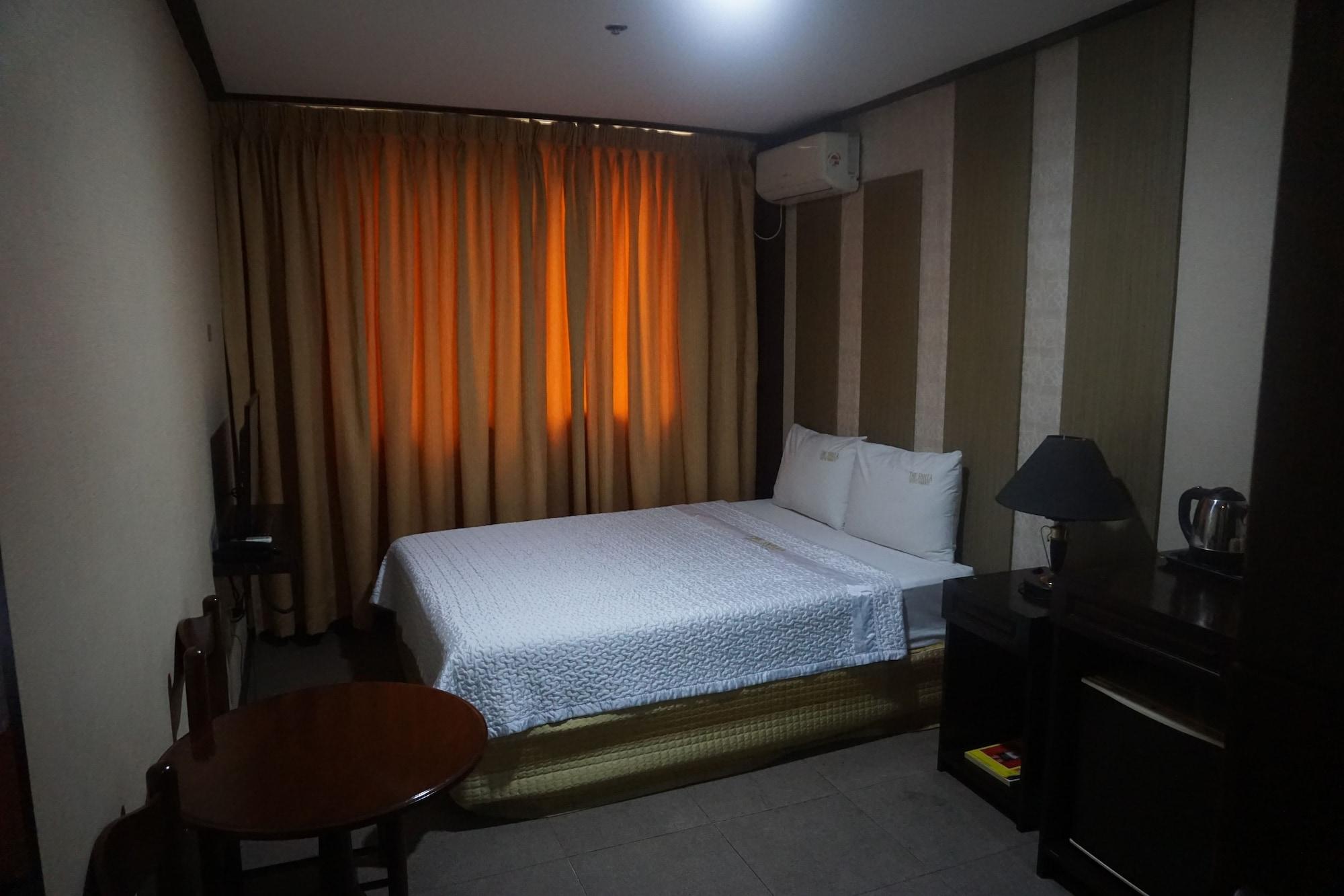 The Shila Philla Hotel Makati City Екстер'єр фото