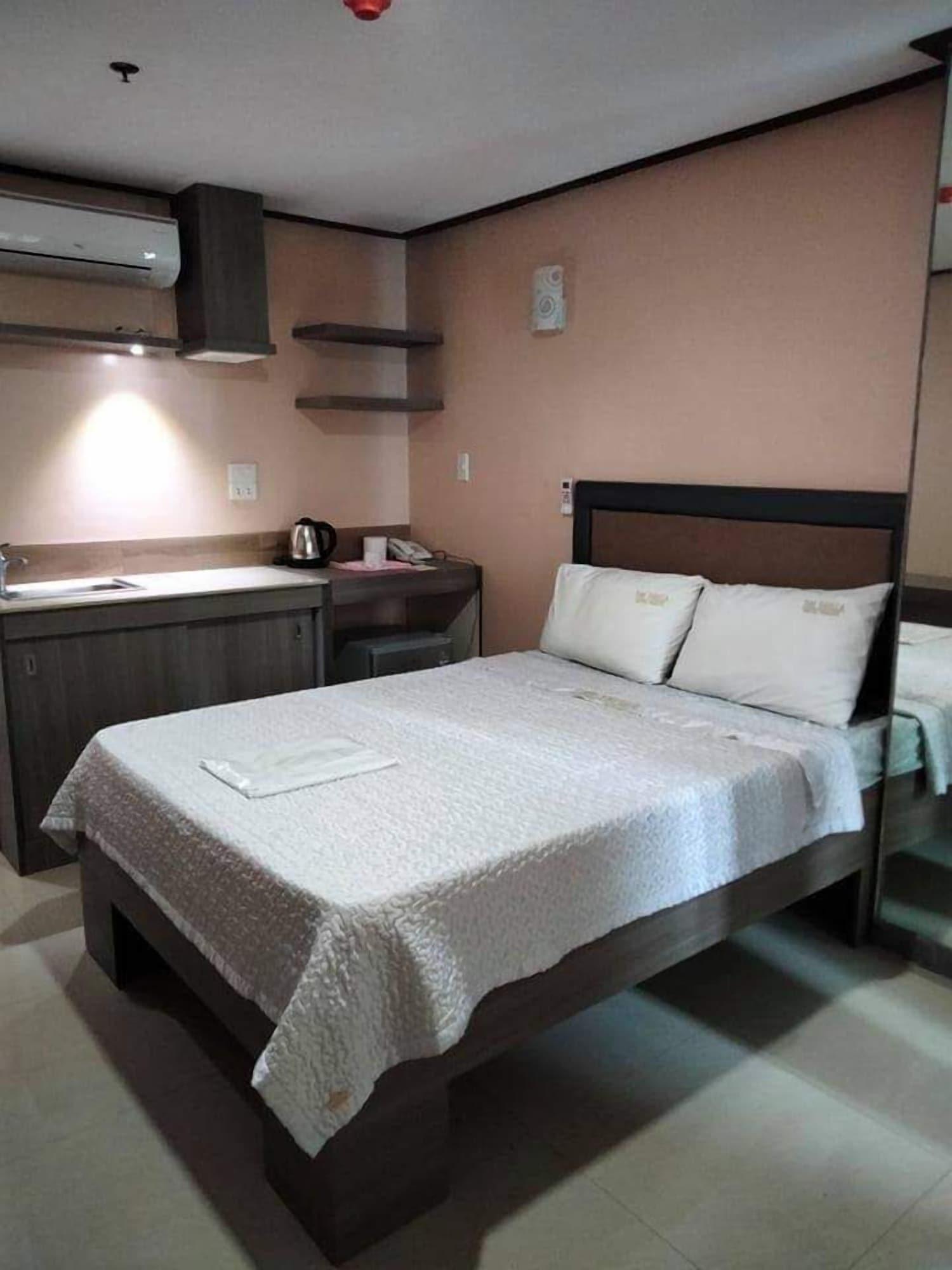 The Shila Philla Hotel Makati City Екстер'єр фото