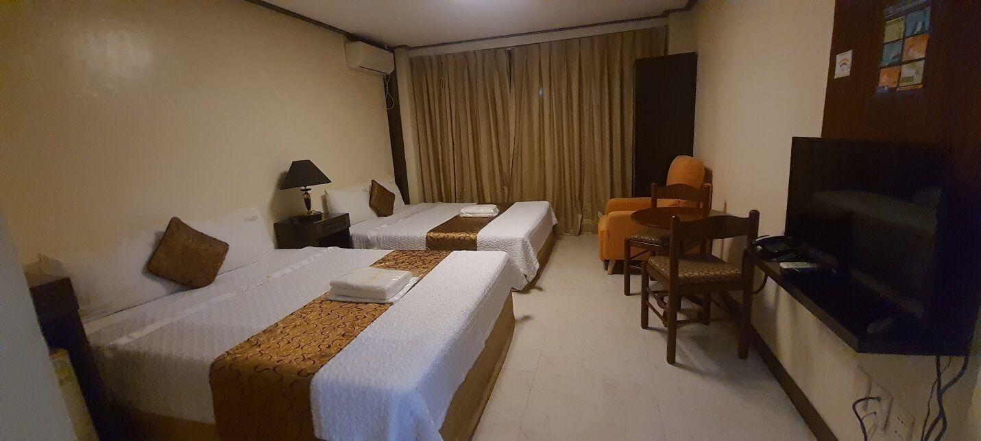 The Shila Philla Hotel Makati City Екстер'єр фото