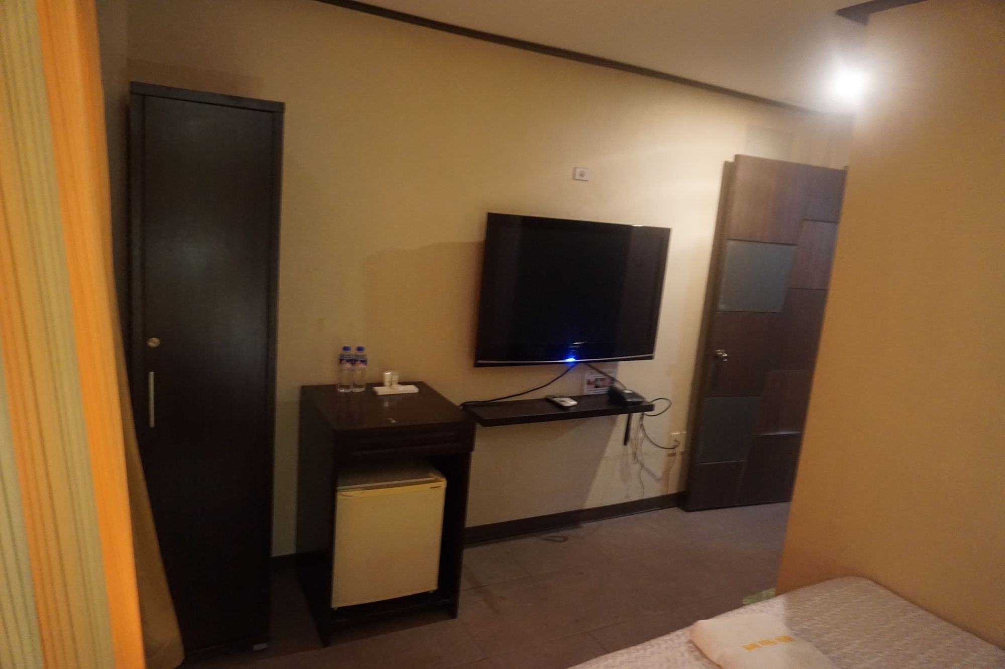 The Shila Philla Hotel Makati City Екстер'єр фото